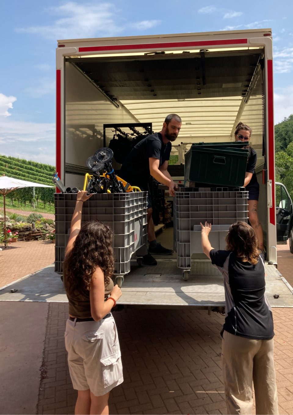 Les insups les insupportés compagnie des insupportés insupporter faire un don soirs à pressoirs soir à pressoir soirs après soirs bénévolat